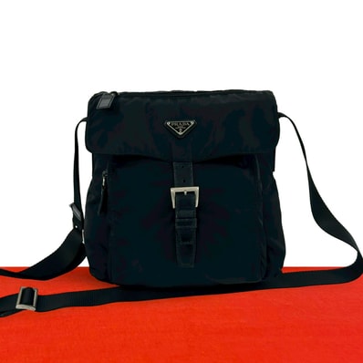 PRADA プラダ 三角ロゴ 金具 ナイロン レザー ショルダーバッグ ブラック
07992