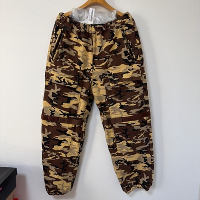 Supreme x Marithe + Francois Girbaud Shuttle Tape Cargo Sweatpant Supreme x Marithe + Francois Girbaud Shuttle Tape Cargo Sweatpant