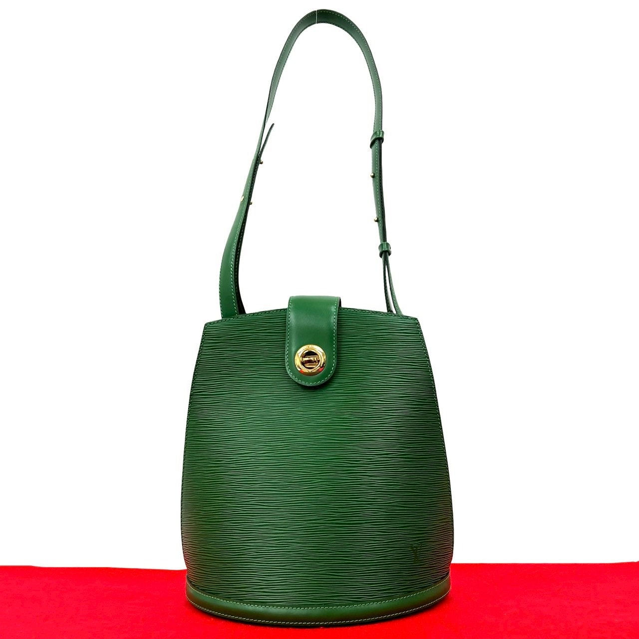 LOUIS VUITTON ルイヴィトン クリュニー エピ エピレザー ショルダーバッグ グリーン
37403