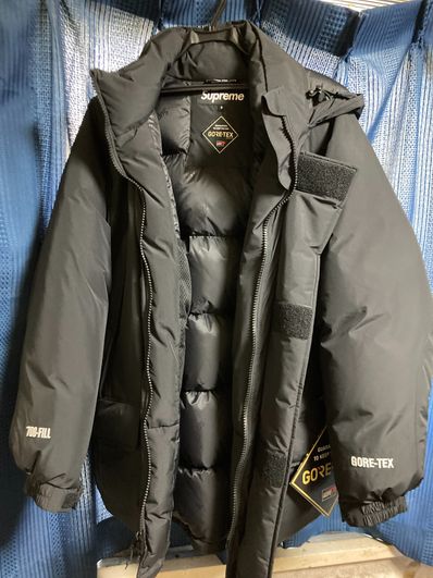 Supreme GORE-TEX 700-Fill Down Parka "Black"