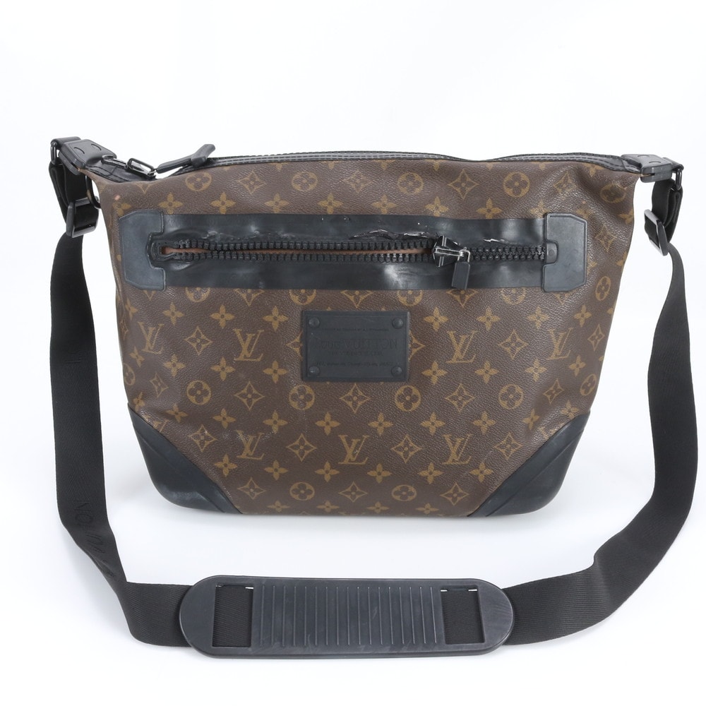 ルイヴィトン モノグラムウォータープルーフ メッセンジャー M40399
