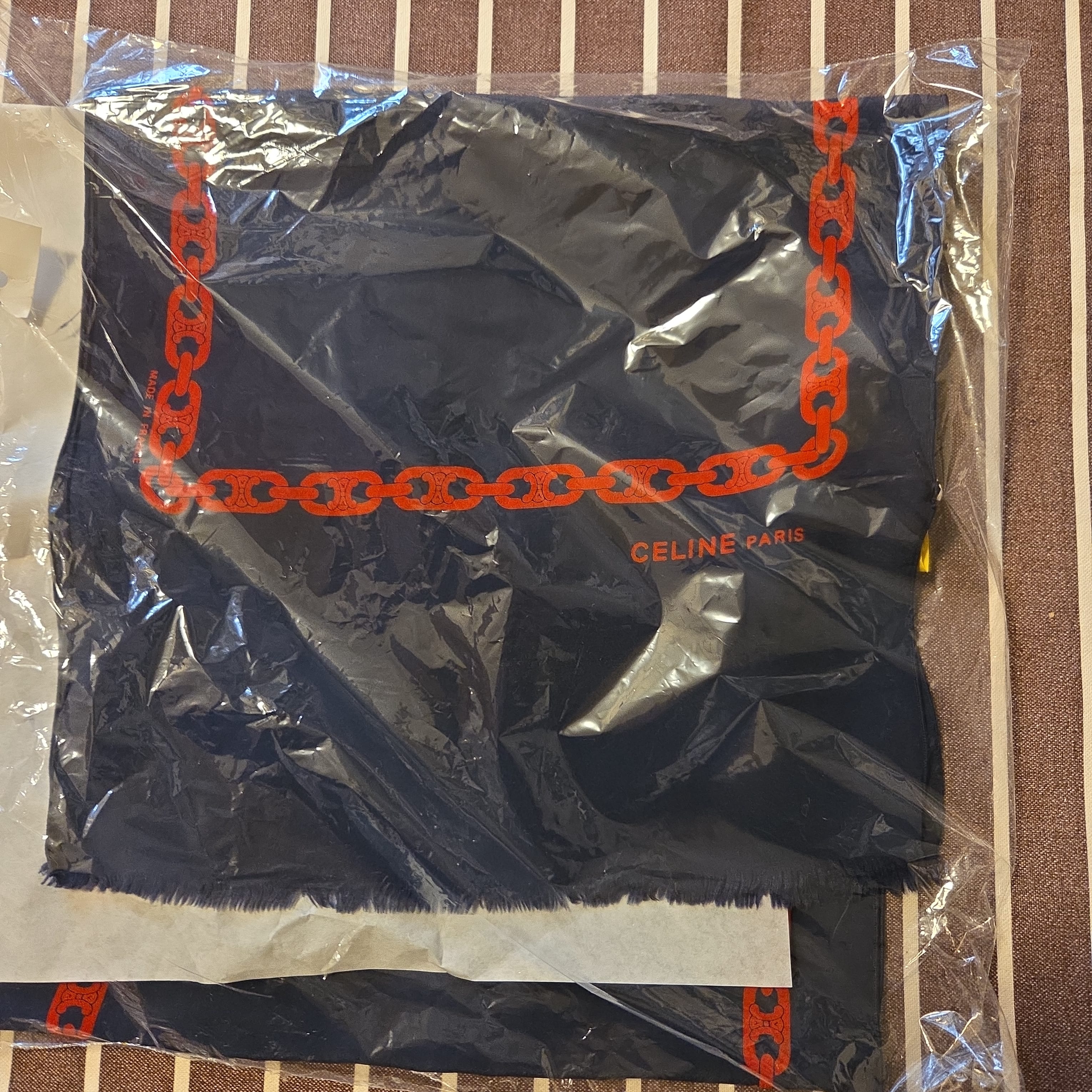 限界最終価格‥‥トリオンフ‥‥CELINEシェーヌダングルスカーフ