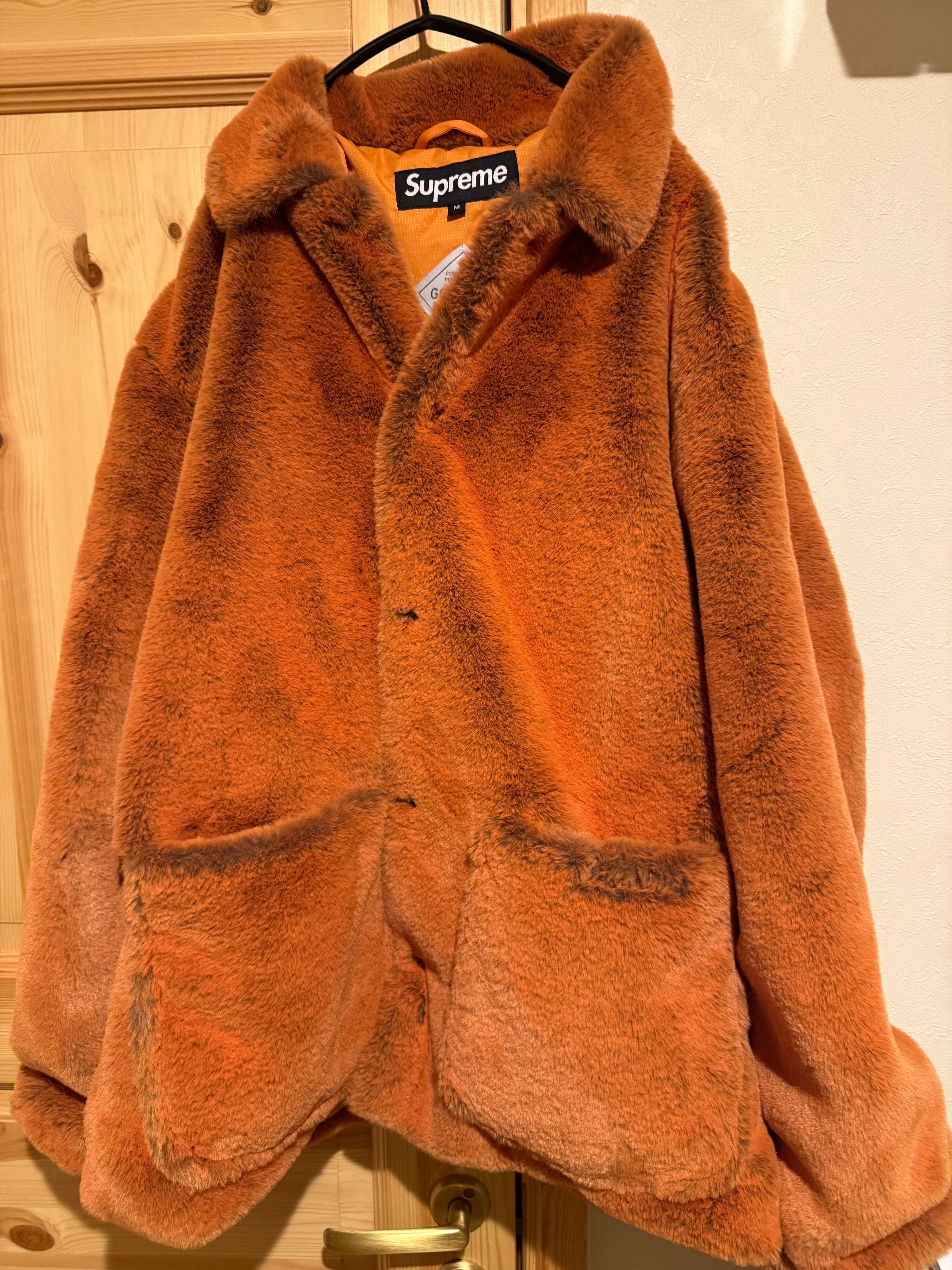 シュプリーム 2-トーン フェイク ファー ショップ コート "オレンジ"