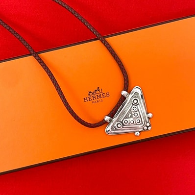 HERMES エルメス トゥアレグ ネックレス レザー シルバー925 ネックレス レッド
30249