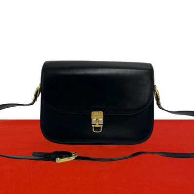 CELINE セリーヌ 馬車金具 レザー ショルダーバッグ ブラック
38717