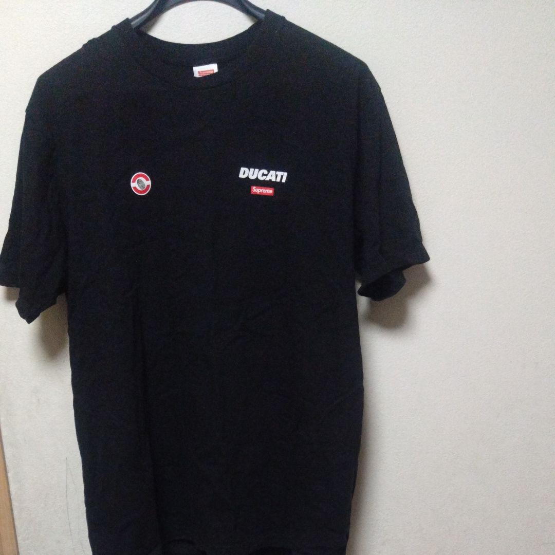 シュプリーム ドゥカティ ロゴ Tシャツ "ブラック"