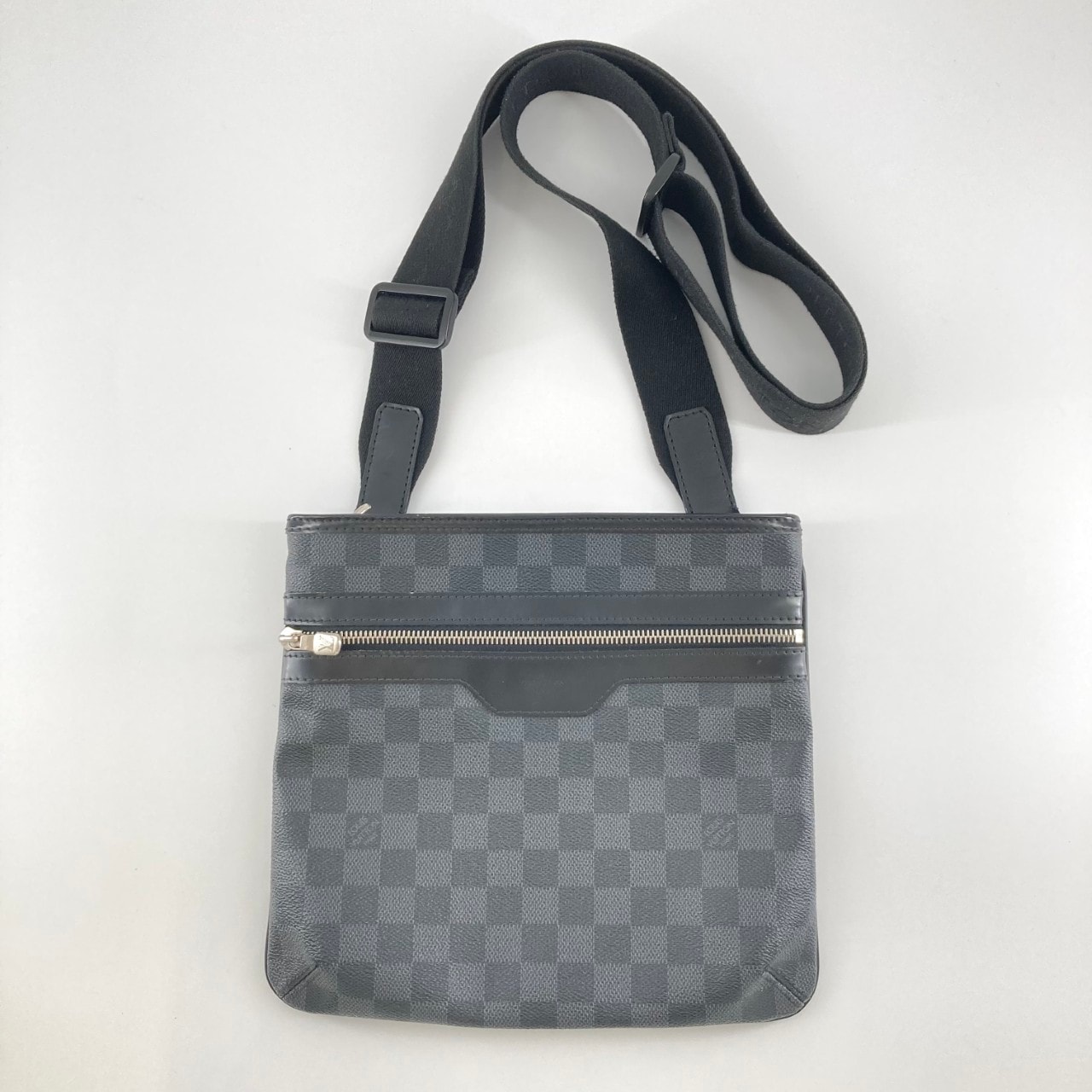 LOUIS VUITTON(ルイ・ヴィトン) ダミエグラフィット トマス N58028 ショルダーバッグ ブラック