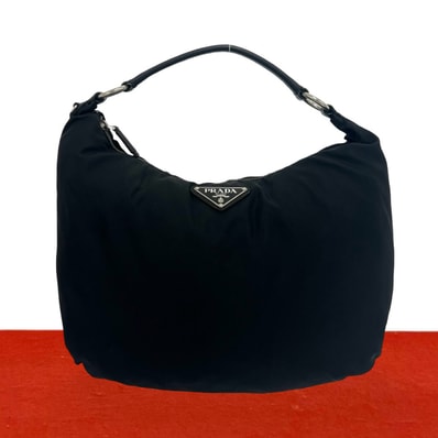 PRADA プラダ 三角 ロゴ 金具 ナイロン レザー ショルダーバッグ ブラック
20887