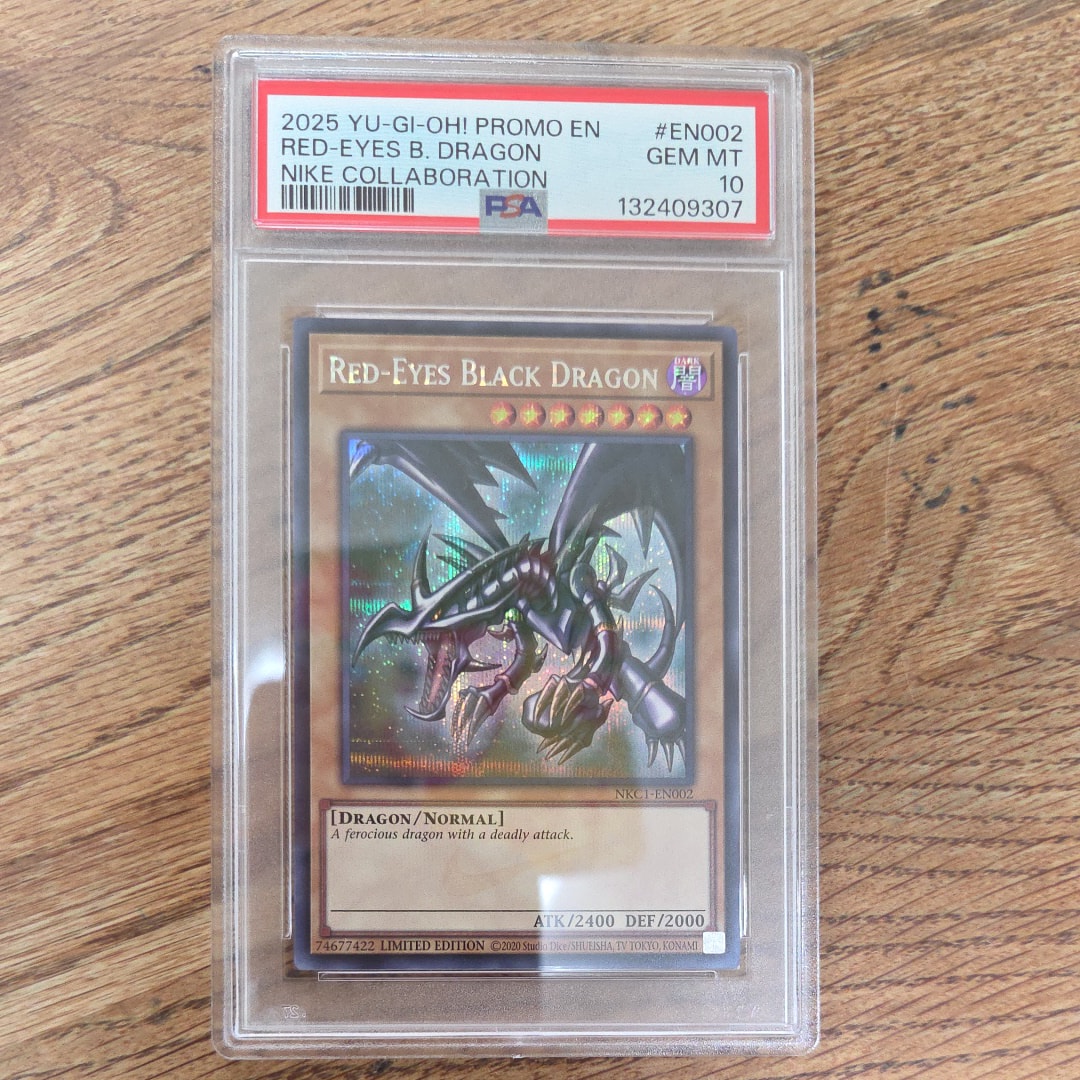 真紅眼の黒竜 SE [NKC1-EN002](遊戯王 x ナイキ エアーマックス 95 QS エアーマッスル House of Duel - 童実野町決闘遊戯館 限定プロモ) 