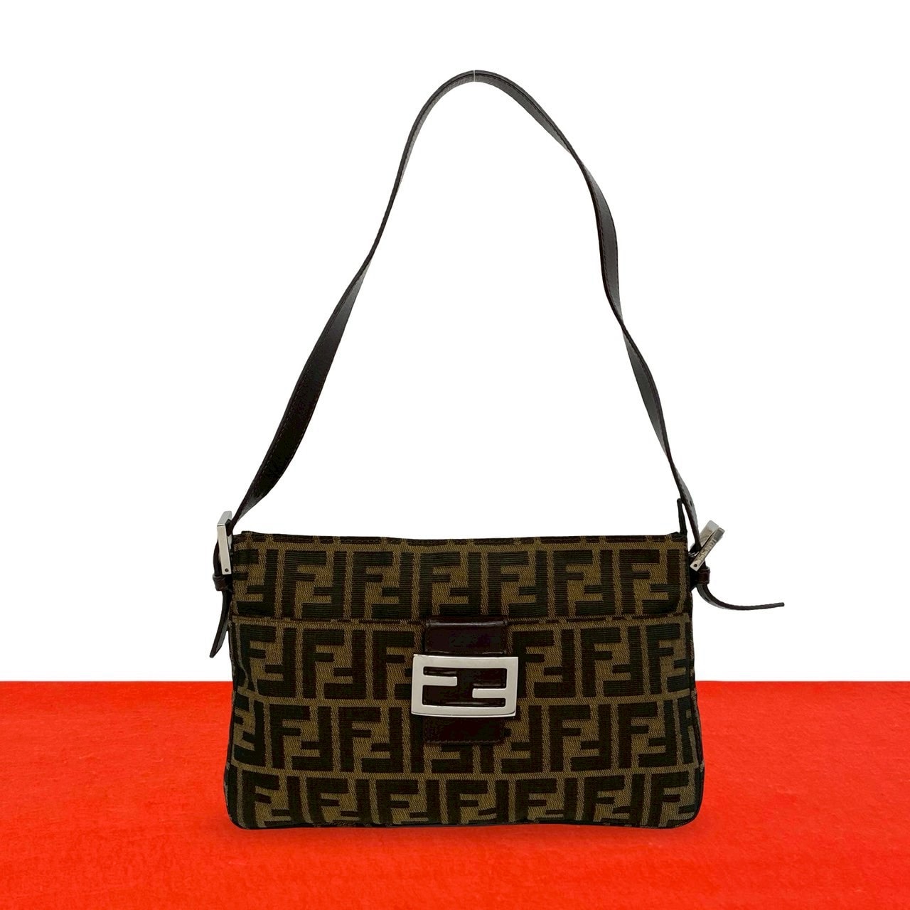 FENDI フェンディ マンマバケット ズッカ FF 柄 キャンバス レザー ショルダーバッグ ブラウン
98352