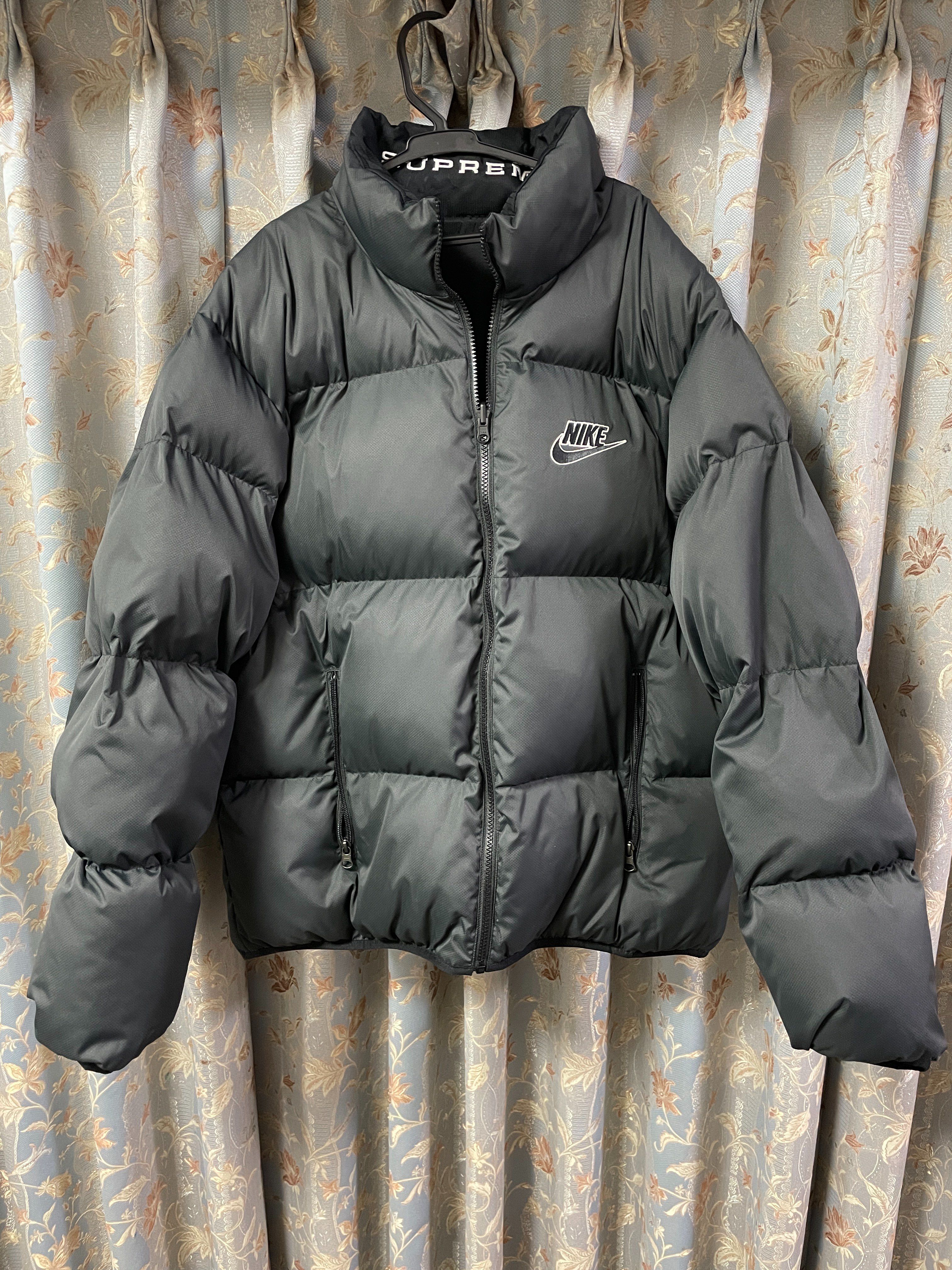 Supreme / Nike® Reversible Puffy Jacket "Black"