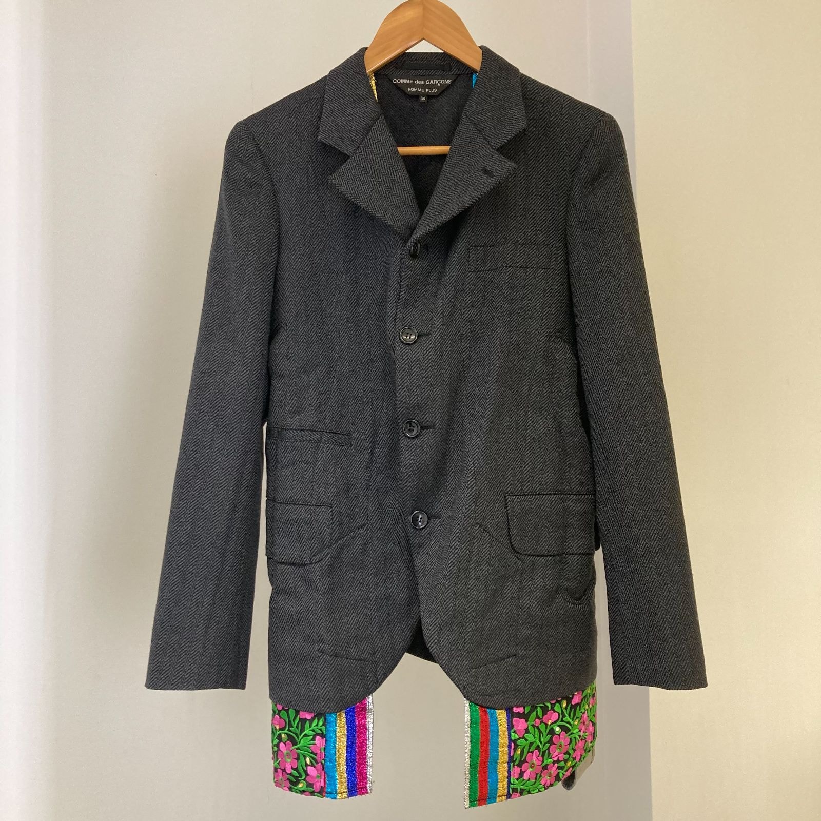 COMME de GARCONS HOMME plus(コム デ ギャルソン・オム プリュス) ラインストーン付き テーラードジャケット サイズXS グレー