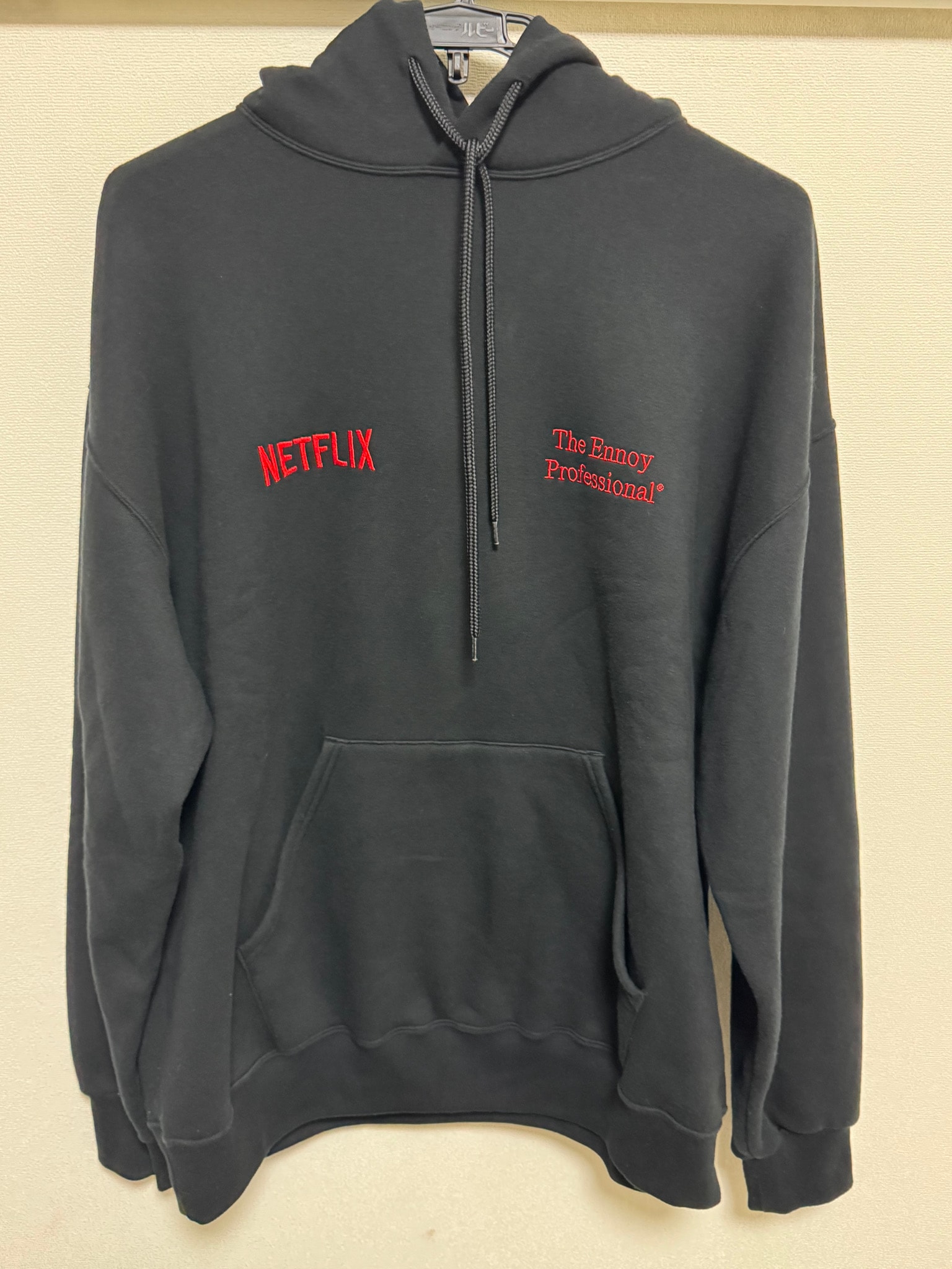 ENNOY Stylistshibutsu x Netflix 23AW Hoodie "Black/Netflix Red"