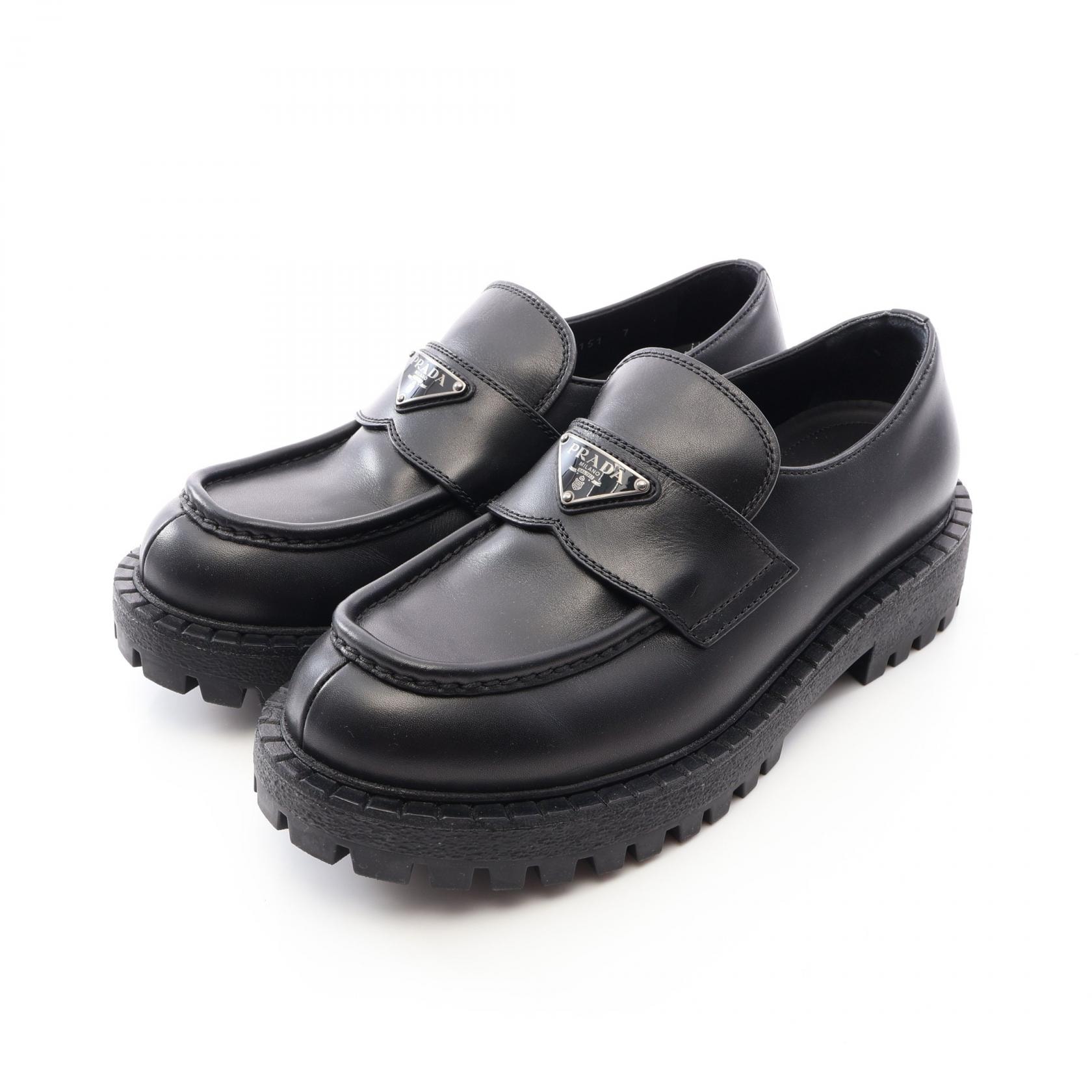 プラダ PRADA 三角プレート ローファー 靴 レザー メンズ ブラック系 2DE151 【中古】