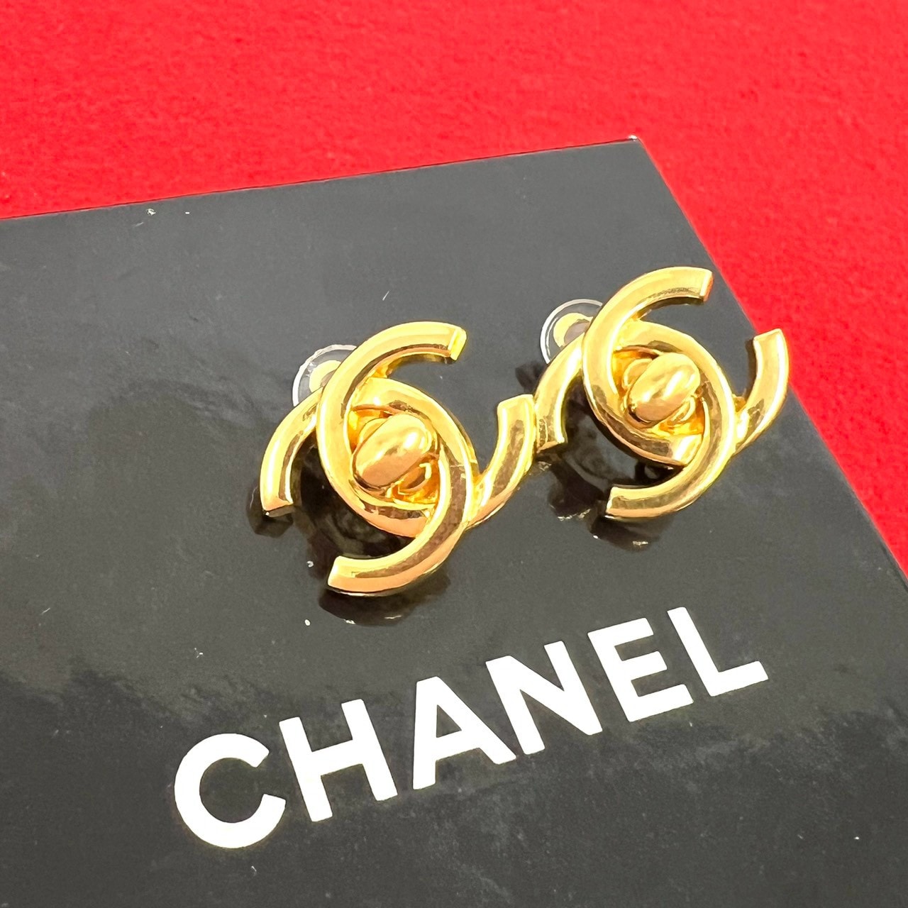 CHANEL シャネル ココマーク ターンロック モチーフ イヤリング GP イヤリング ゴールド
 51004