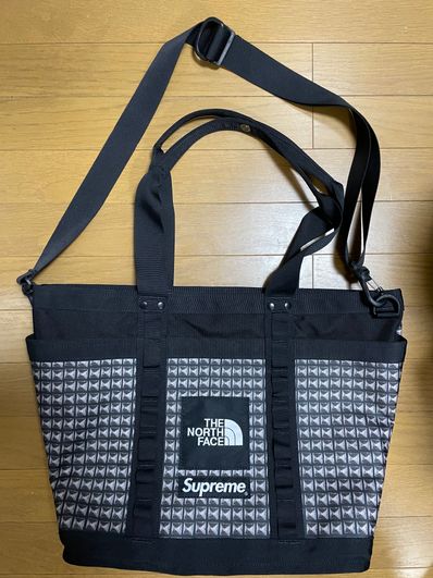 Supreme x The North Face Studded Explore Utility Tote. 17L. "Black" NM82125I