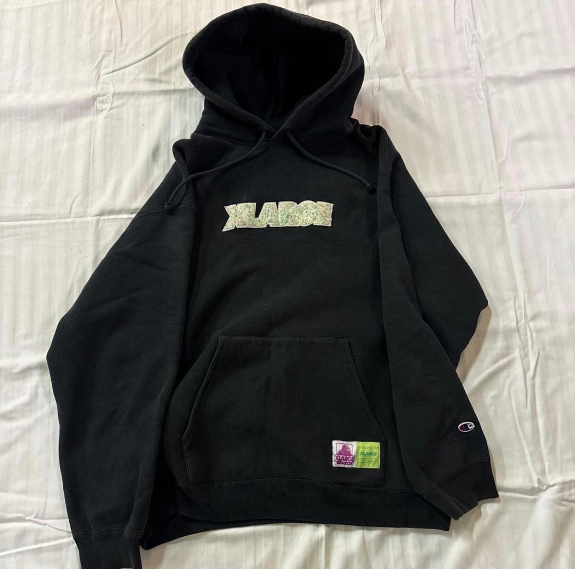 チャンピオン x エクストララージ リバースウィーブプルオーバーフーデッドスウェットシャツ "ブラック"