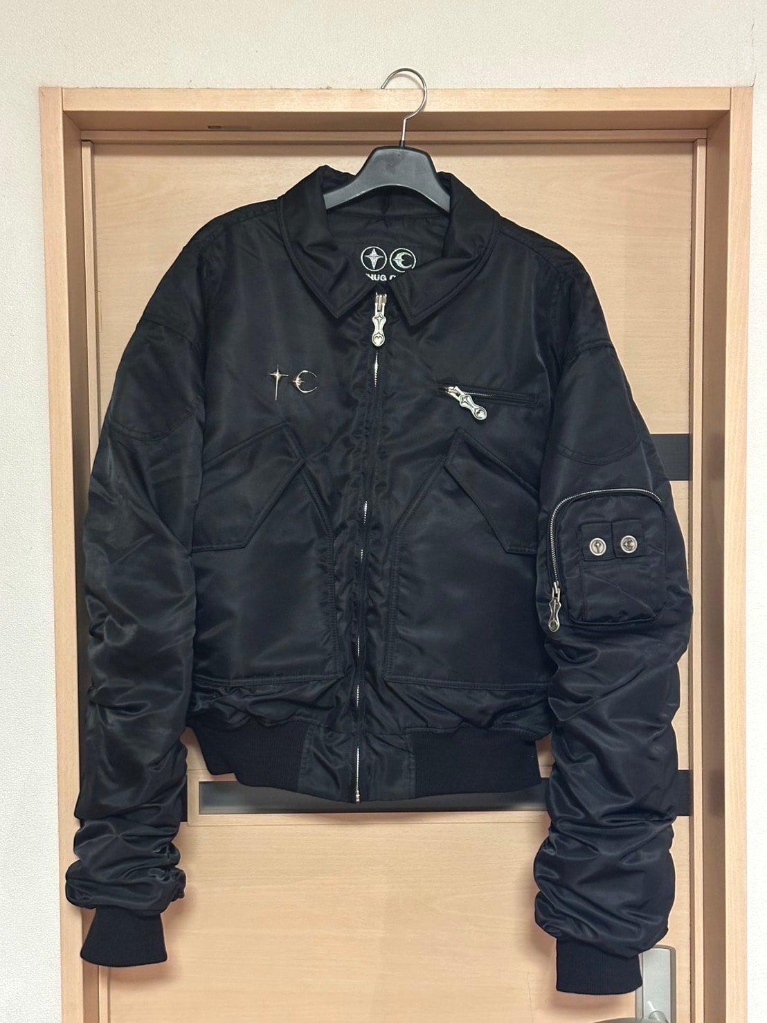 THUG CLUB a bird wants to fly high, might be hit by lightning "BLACK"