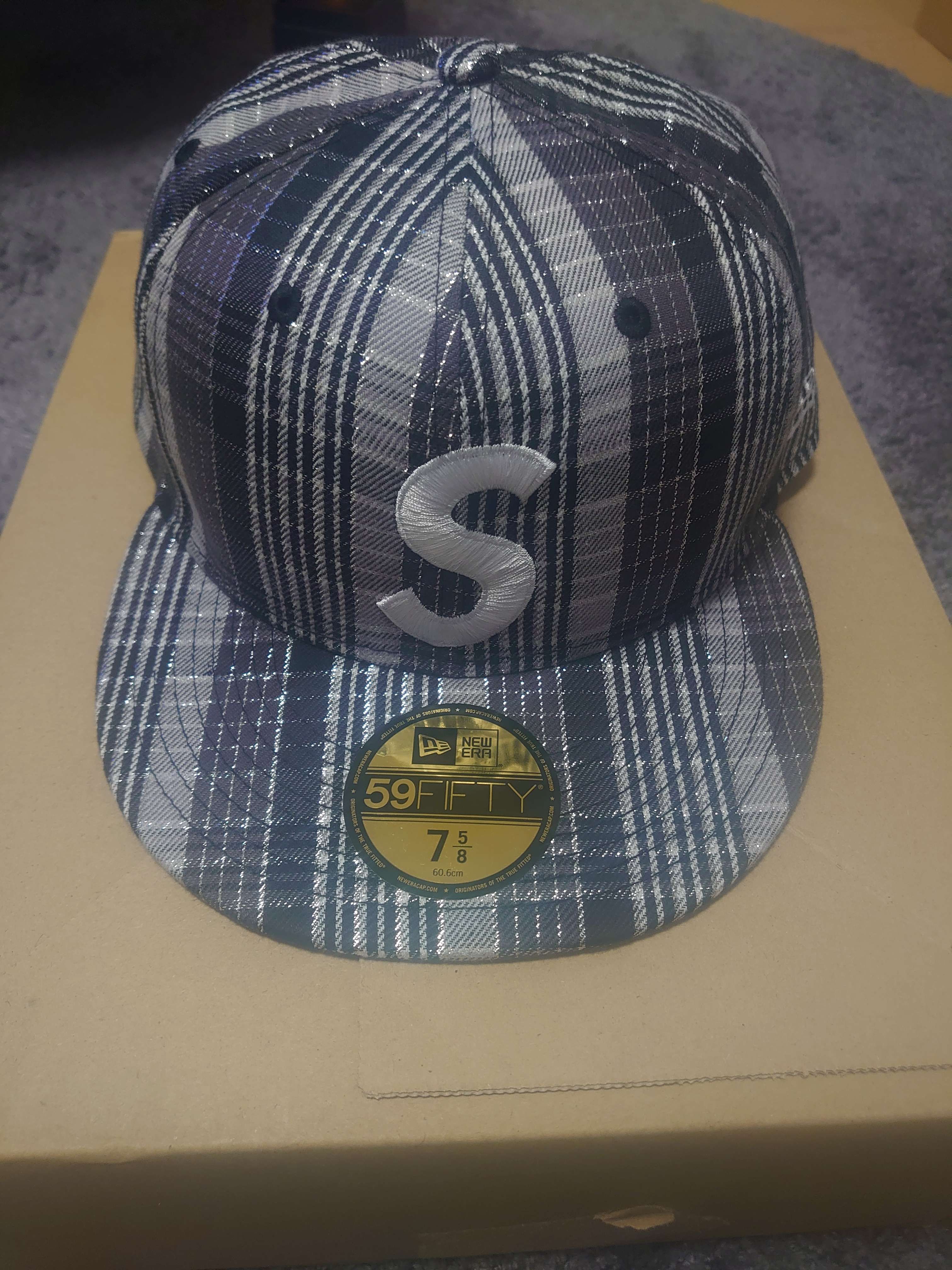 Supreme Metallic Plaid S Logo New Era "Black"