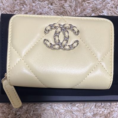 CHANEL シャネル19 コインパース イエロー