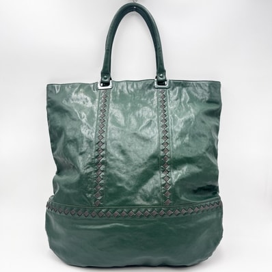 BOTTEGA VENETA(ボッテガヴェネタ)イントレチャート レザートートバッグ グリーン 編み込みデザイン 大容量 肩掛け レディース【中古】