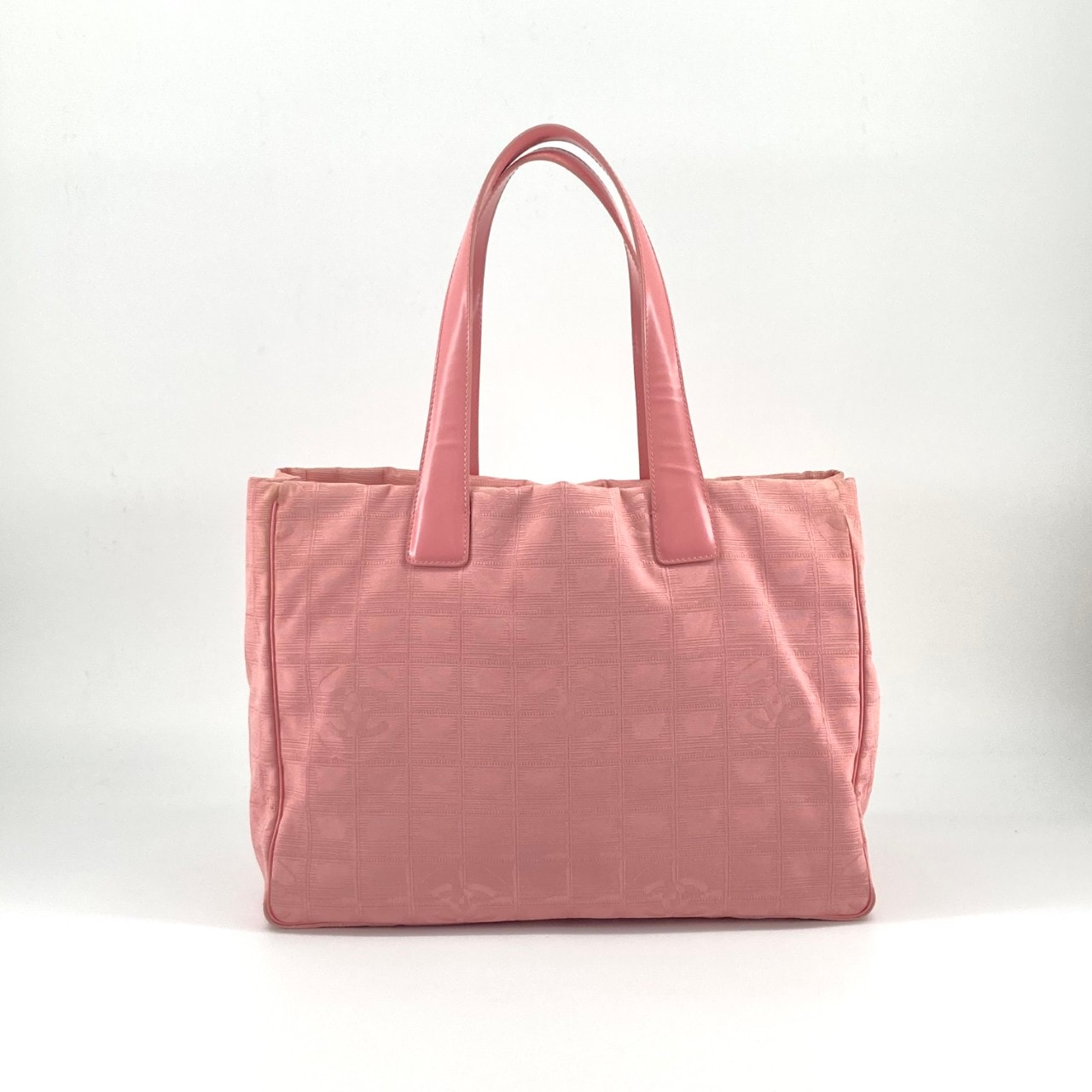 CHANEL(シャネル) ニュートラベルMM 10番台 トートバッグ ピンク