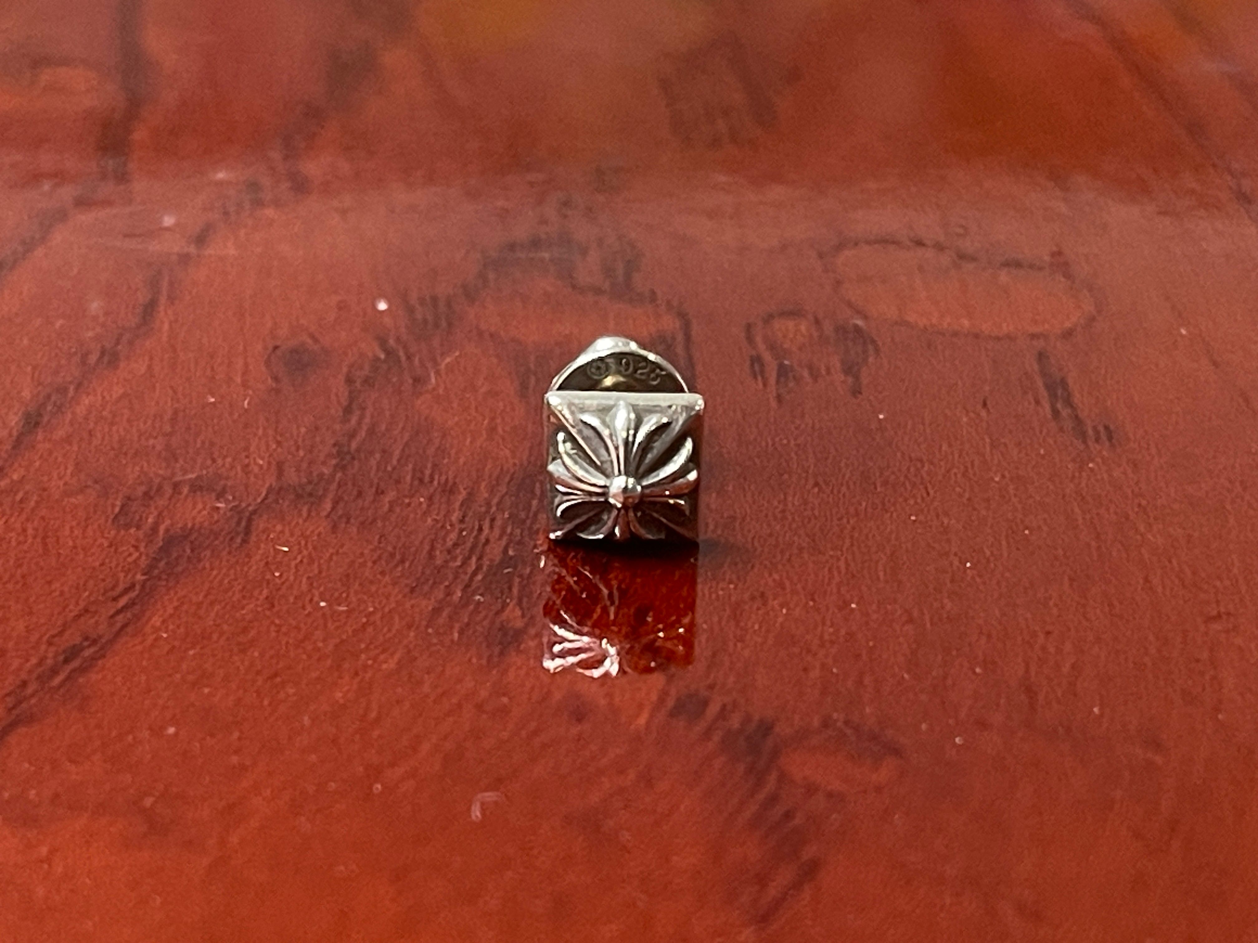 クロムハーツ Pyramid Plus Stud ピラミッド プラス スタッド