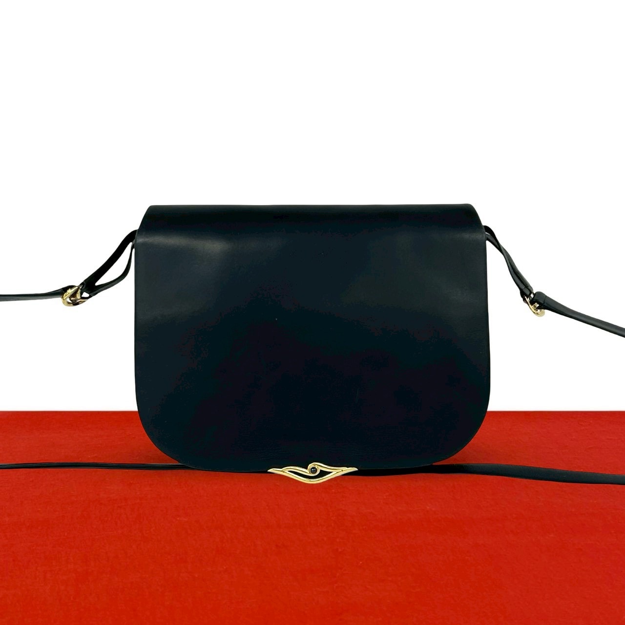 CARTIER カルティエ サファイアライン レザー ショルダーバッグ ネイビー
16353