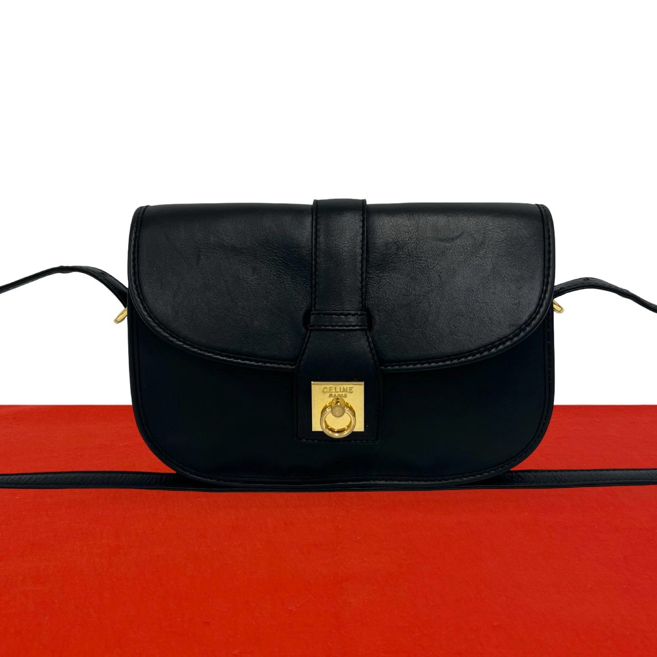 CELINE セリーヌ ロゴ リング 金具 レザー ショルダーバッグ ブラック
19837