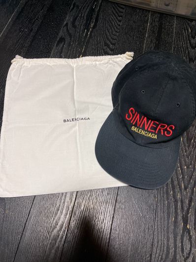 バレンシアガ SINNERS キャップ