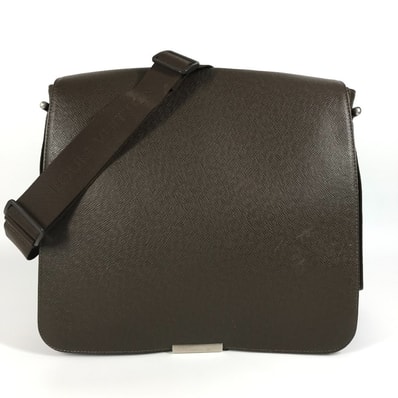 ルイヴィトン LOUIS VUITTON ヴィクトール M30148 タイガ 斜め掛け フラップ メッセンジャーバッグ カバン ショルダーバッグ タイガレザー グリズリ ブラウン
