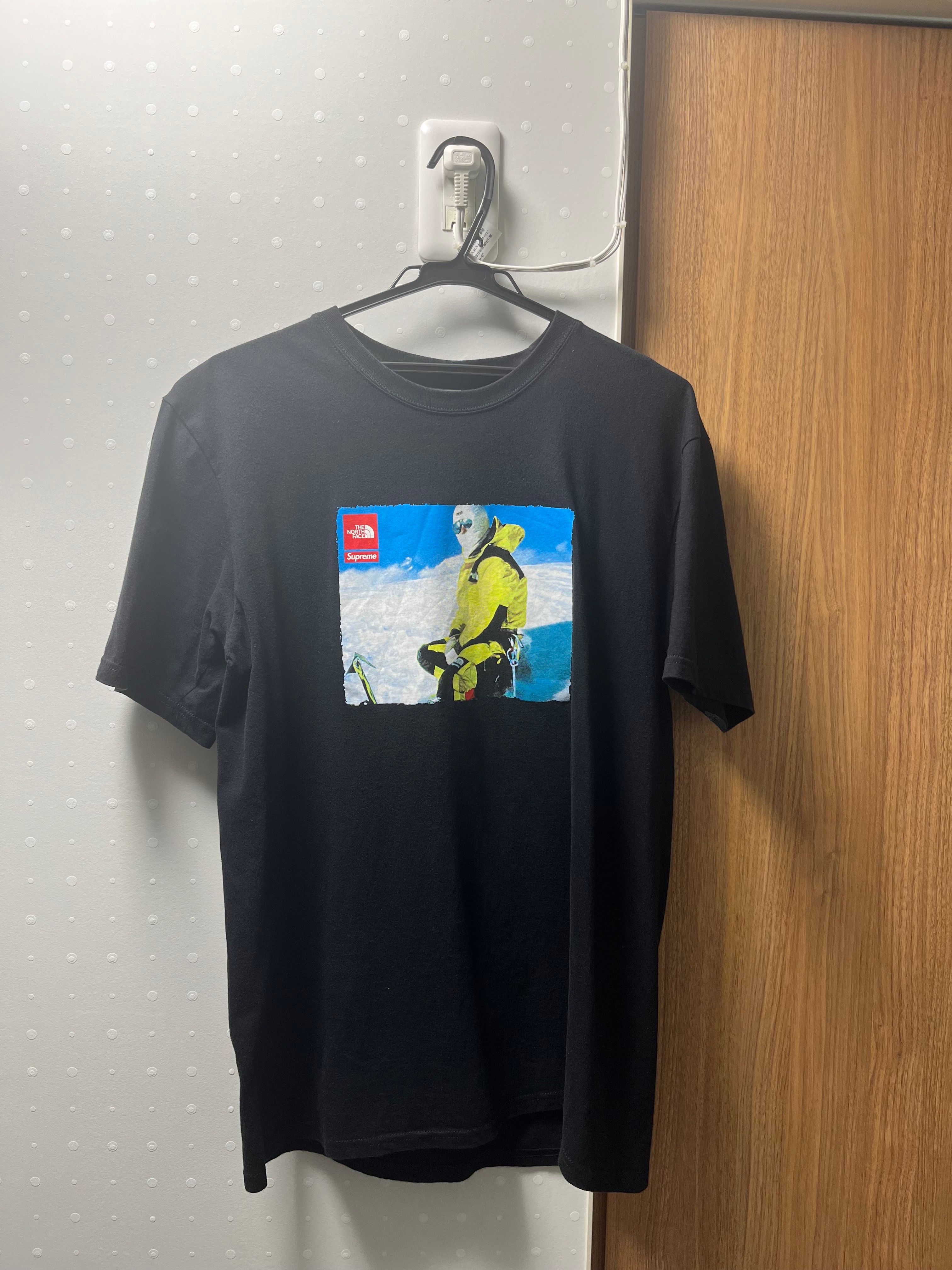 シュプリーム ザノースフェイス Tシャツ "ブラック"