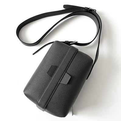 ヴァレクストラ ショルダーバッグ レディース