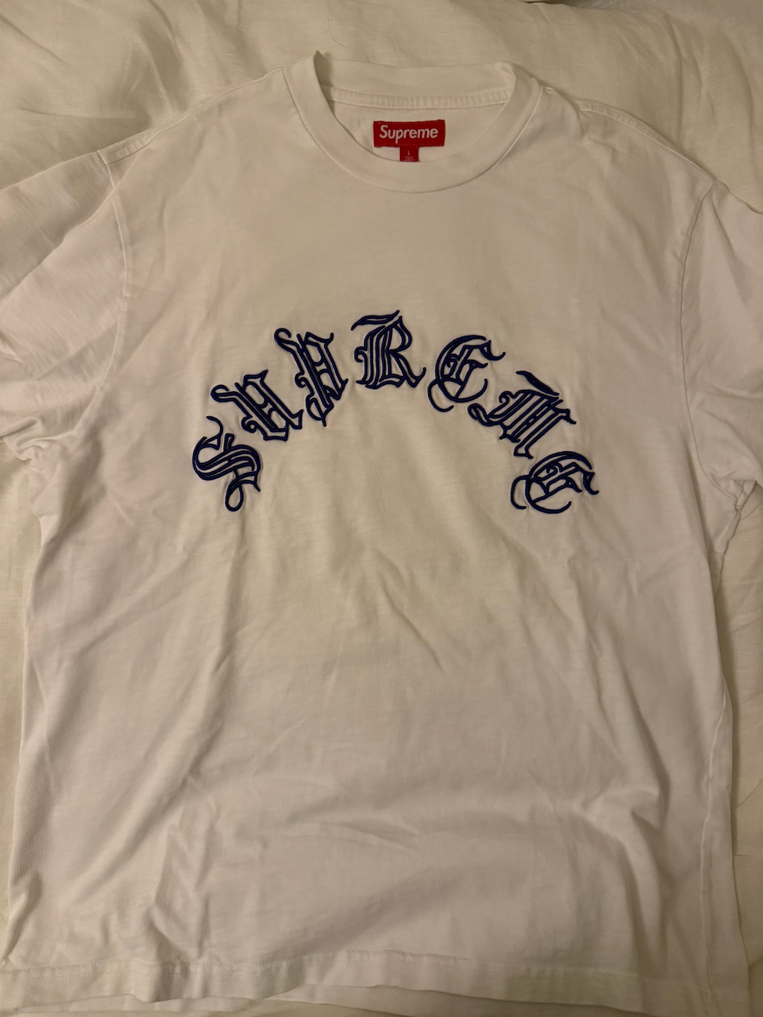 Supreme Old English S/S Top "White"