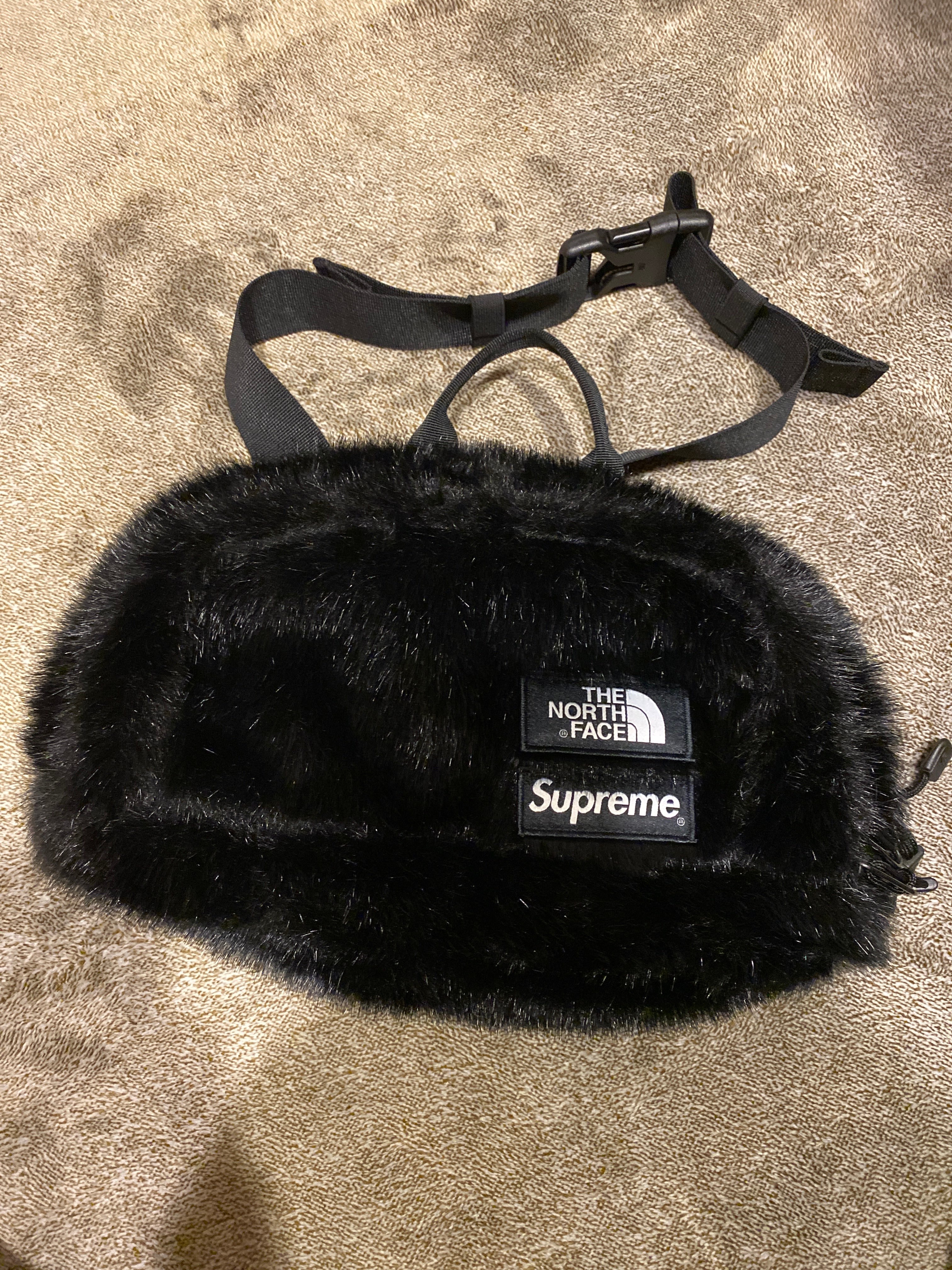 Supreme x The North Face Faux Fur Waist Bag "Black" NM82093I / NF0A5G87