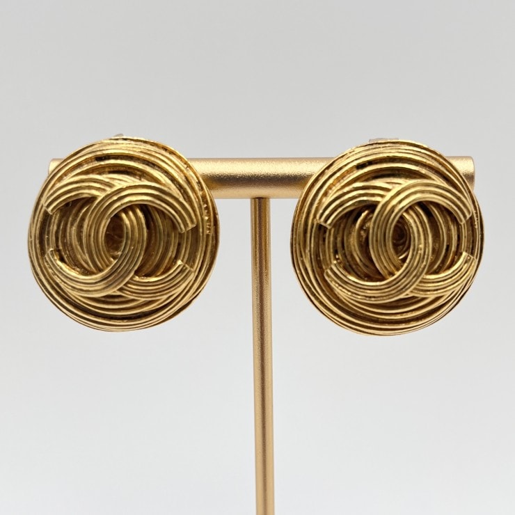 CHANEL(シャネル)ココマーク ヴィンテージ イヤリング ラウンド ゴールドカラー クリップ式 レディース【中古】