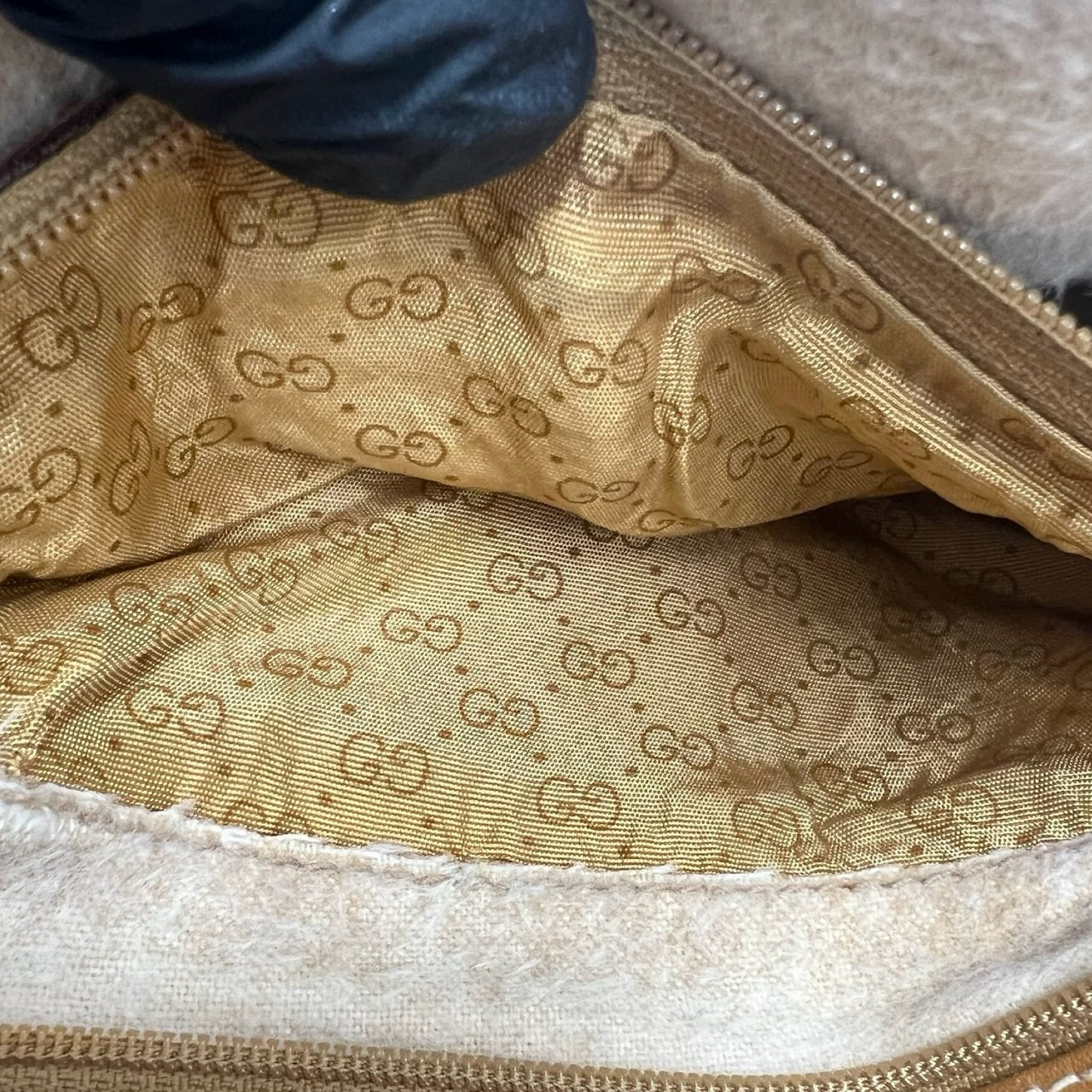 B (目立った傷や汚れなし)】GUCCI グッチ マイクロGG ロゴ 柄 レザー