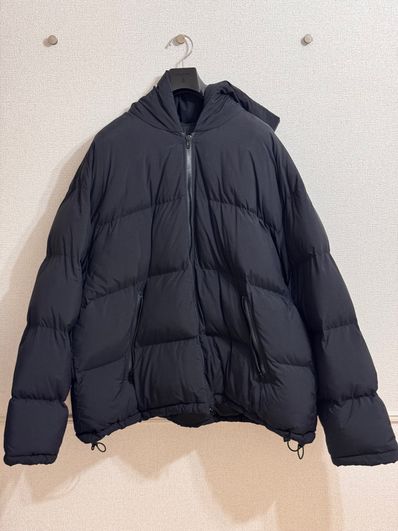 BALENCIAGA MENS Sporty B Hooded Puffer "Black"