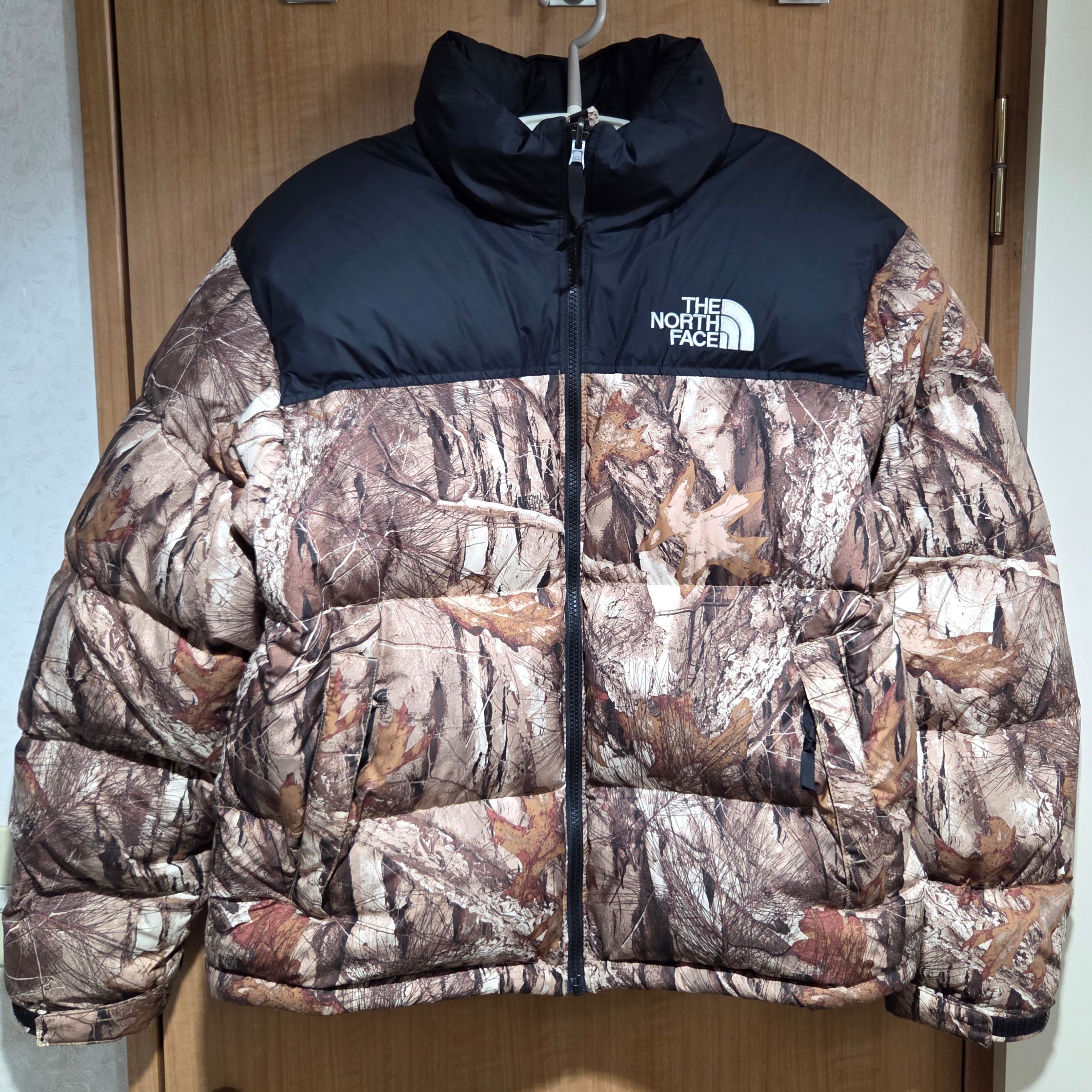 The North Face 1996 RETRO NUPTSE PACKABLE JACKET 海外版 "Leaves"