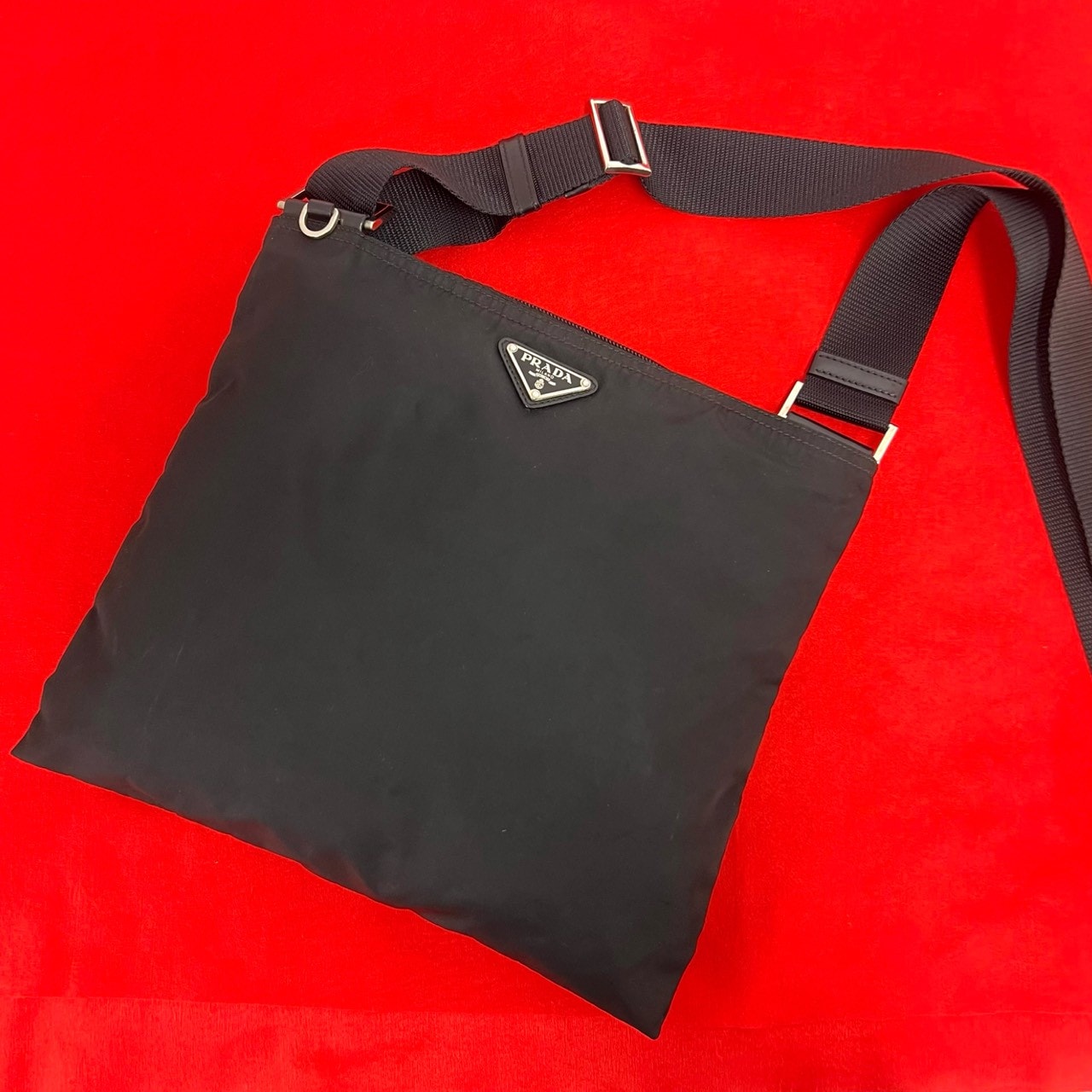 PRADA プラダ 三角ロゴ 金具 ナイロン ショルダーバッグ ブラック
 237-5