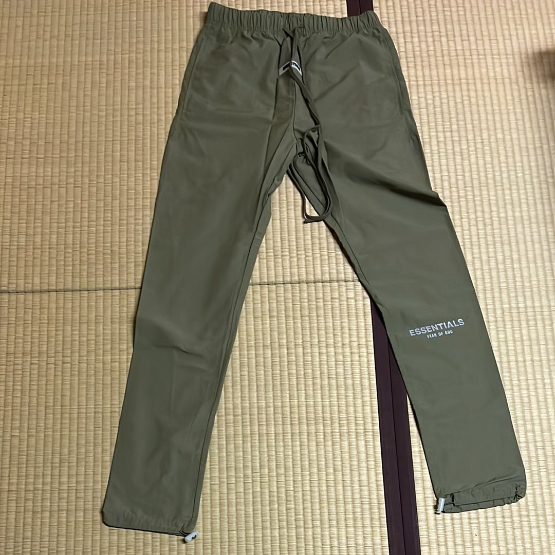 FEAR OF GOD ESSENTIALS Nylon Track Pants "Olive"