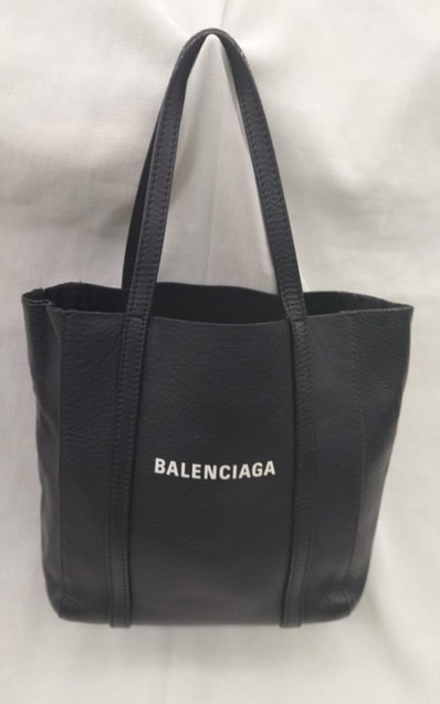 BALENCIAGA