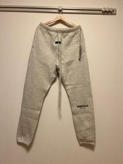 FEAR OF GOD ESSENTIALS LOGO SWEAT