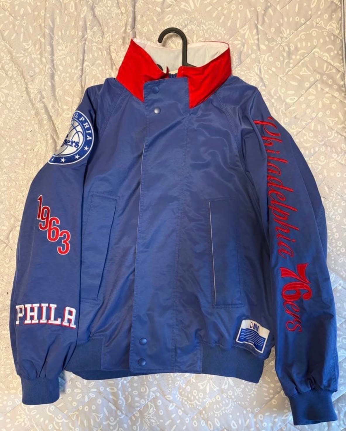 ウィンダンシー x NBA ナイロン ブルゾン "フィラデルフィア シクサーズ"
