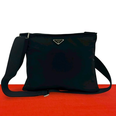 PRADA プラダ 三角ロゴ 金具 ナイロン レザー ショルダーバッグ ブラック
39626