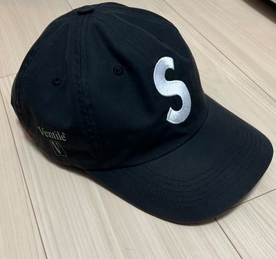 Supreme Ventile® S Logo 6-Panel "Black"