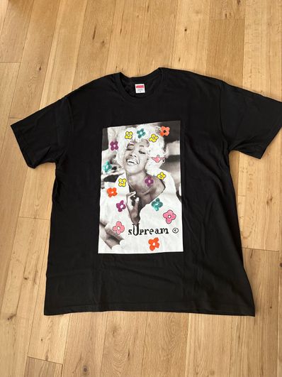 Supreme Naomi Tee "Black"