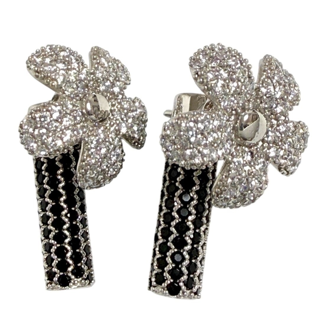 ロエベ レディース フラワー ピアス パヴェクリスタル シルバー 定価16.6万