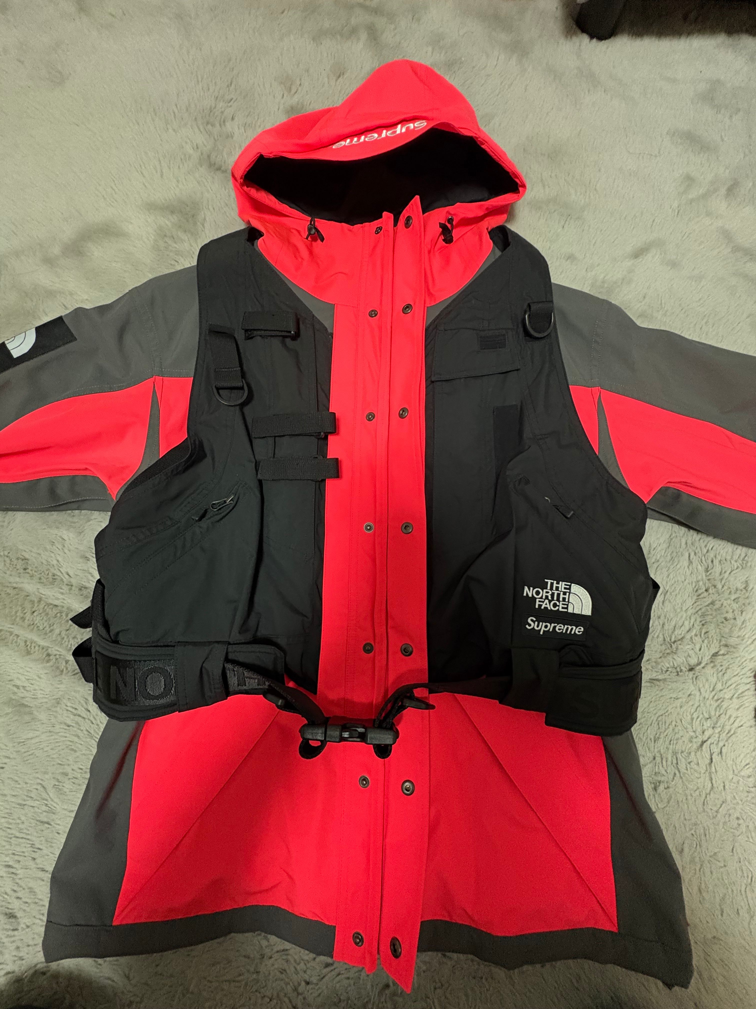 Supreme x The North Face RTG Jacket + Vest "Red"