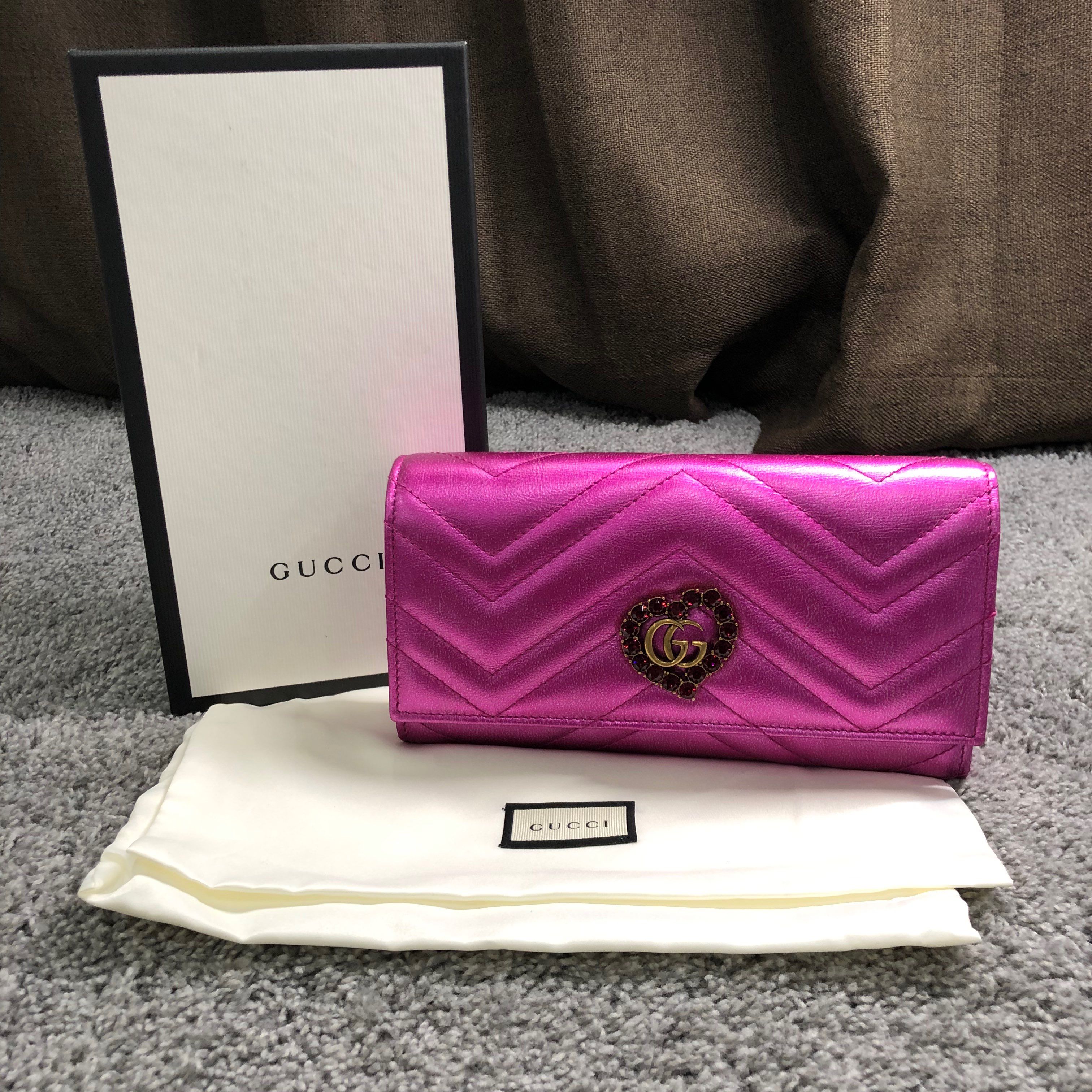 GUCCI GG Marmont Heart Long Wallet "Neon Pink"